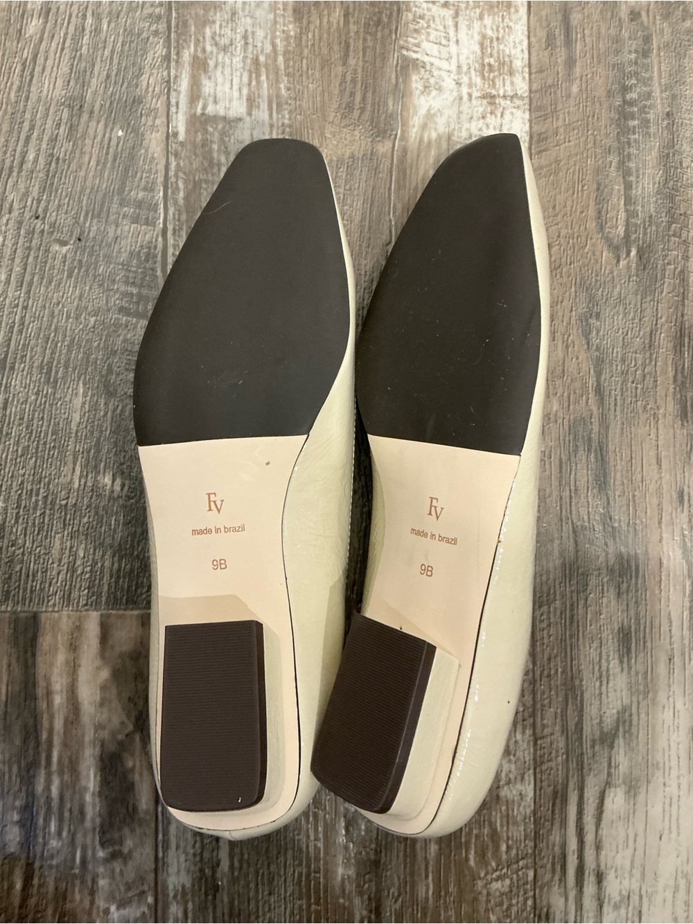NWOB Frances Valentine Patent Cream Flats with Gold Plaque - Picture 12 of 16